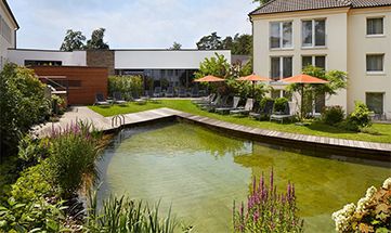 Naturschwimmteich im Garten