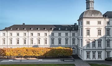 Aussenansicht vom Grandhotel Schloss Bensberg