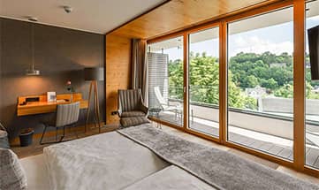 Zimmer Gartenflügel Talseite