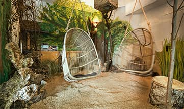 Hängende Sitzkörbe