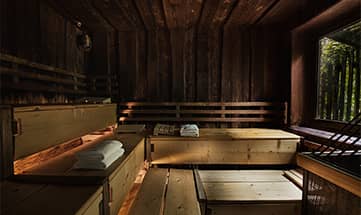 Sauna in gedimmtem Licht