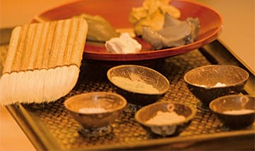 Öle und Cremes für eine Massage