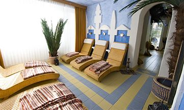 Gemütliche Liegen im Ruheraum