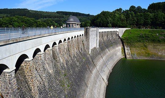 Staudamm am Moehnesee