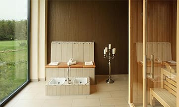 Sauna mit großer Glasfassade