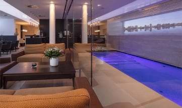 Blick auf den Innenpool